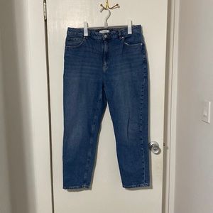 Ultra high waisted mom jeans.
